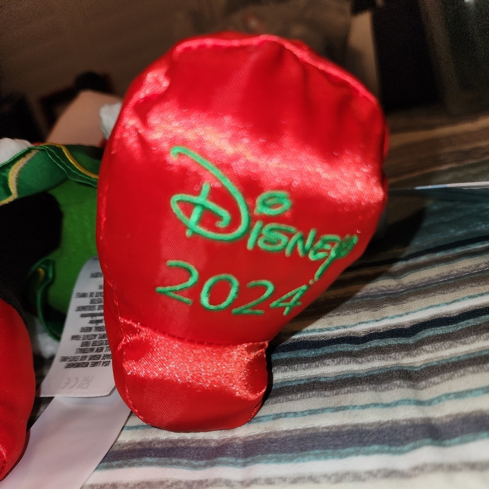 Disney Holiday Mickey 2023 and Minnie 2024 Plush Stuffed Animals NWT - Picture 10 of 11